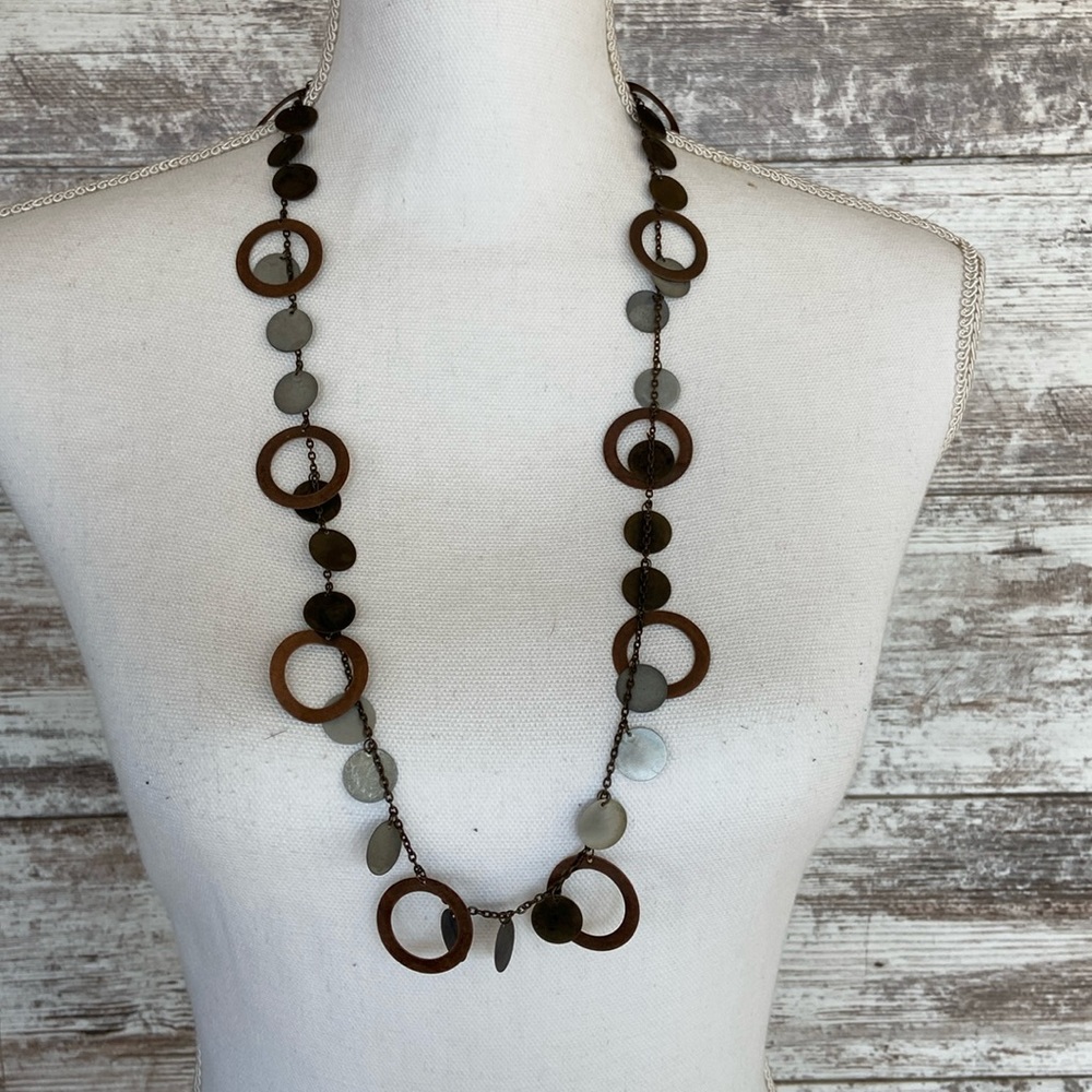 Brown/Silver Metal Necklace